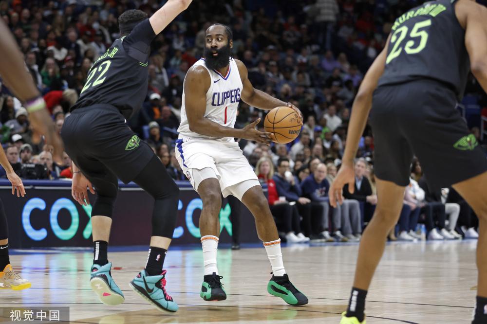 伴随着阵容 伴随着阵容